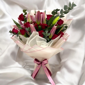 Pink or White Lilies & Red Roses in Love Note