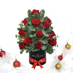 Christmas tree red roses decor